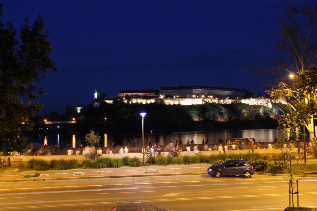 Best View Apartment โนวีซาด ภายนอก รูปภาพ